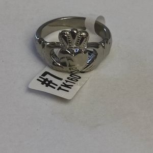 TK316 size 7 Claddagh ring